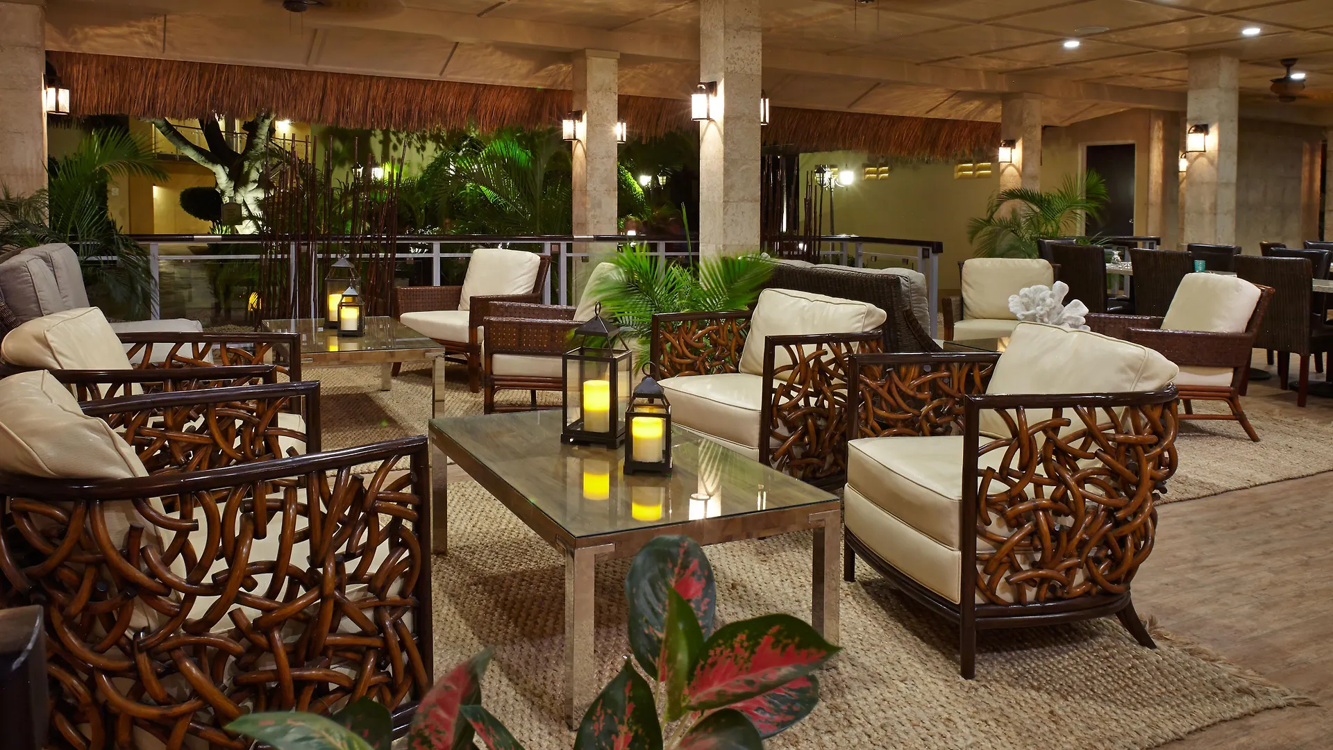 פאלם ביץ' Manchebo Beach Resort And Spa
